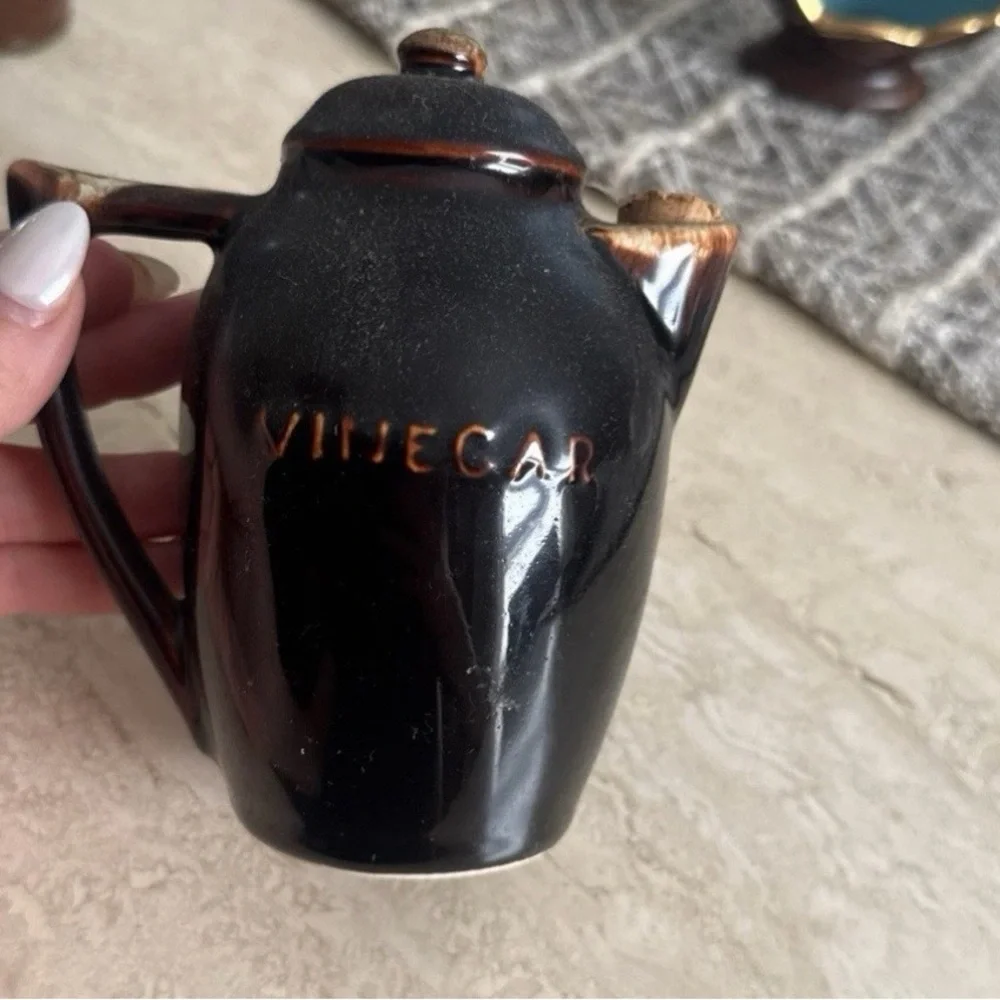 Vintage Pfaltzgraff Gourmet Dark Brown Glazed Handled VINEGAR Cruet Jug Pitcher